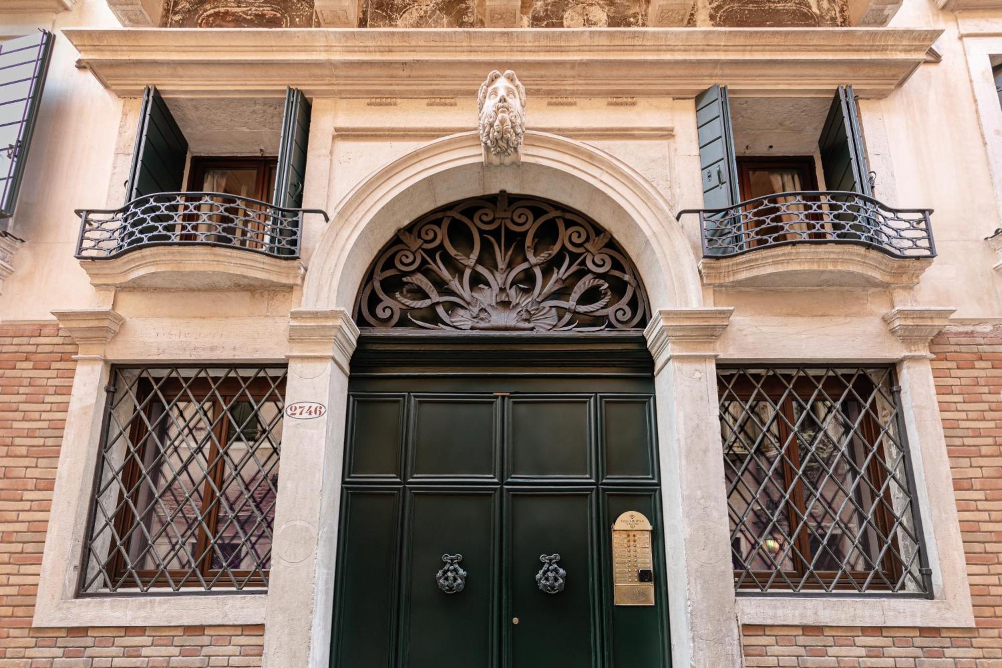 Palazzo Dei Fiori By Room Mate Venesia Bagian luar foto